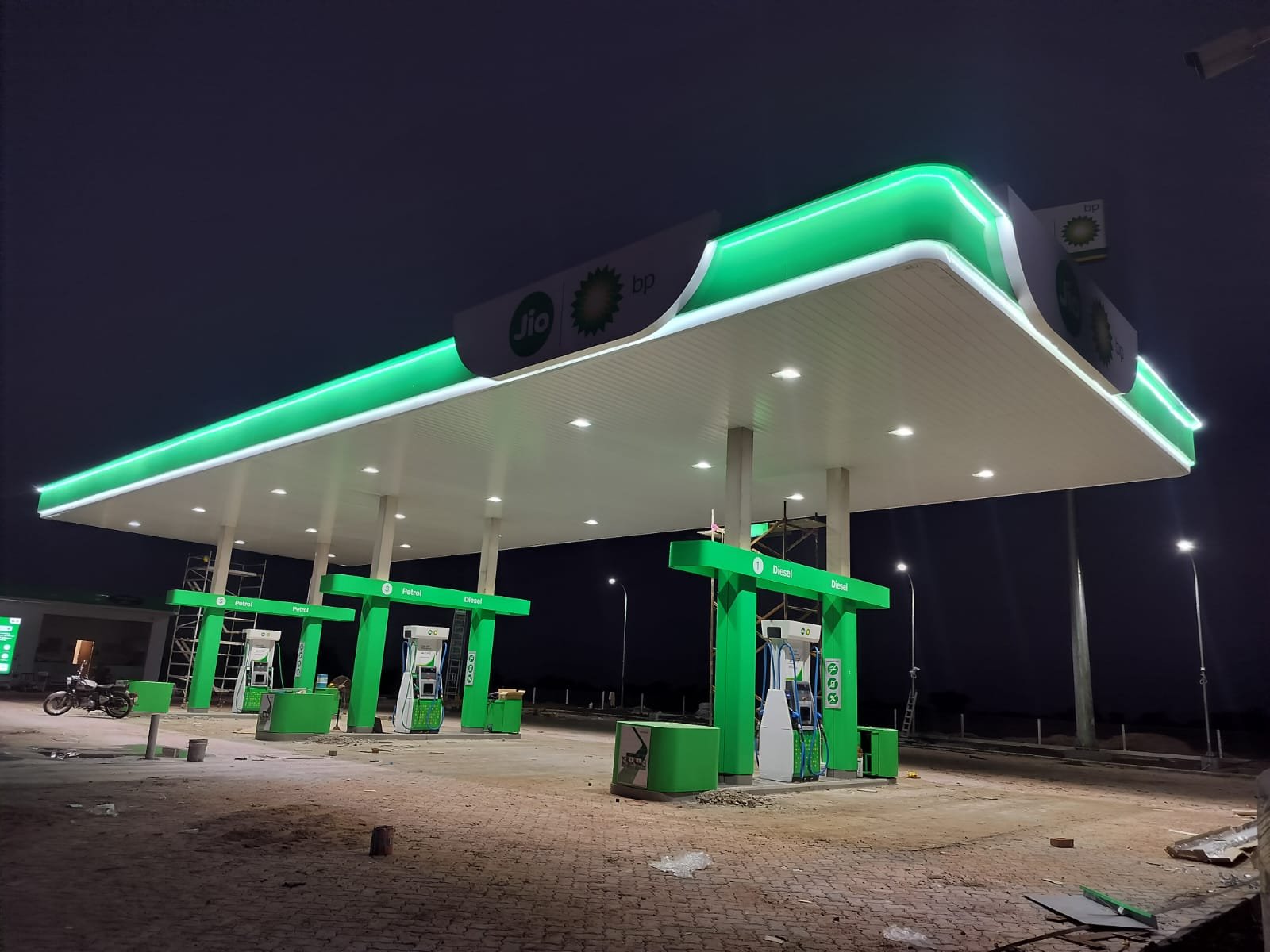 Jio-bp Mobility fuel canopy at night by Arvind Engineering
