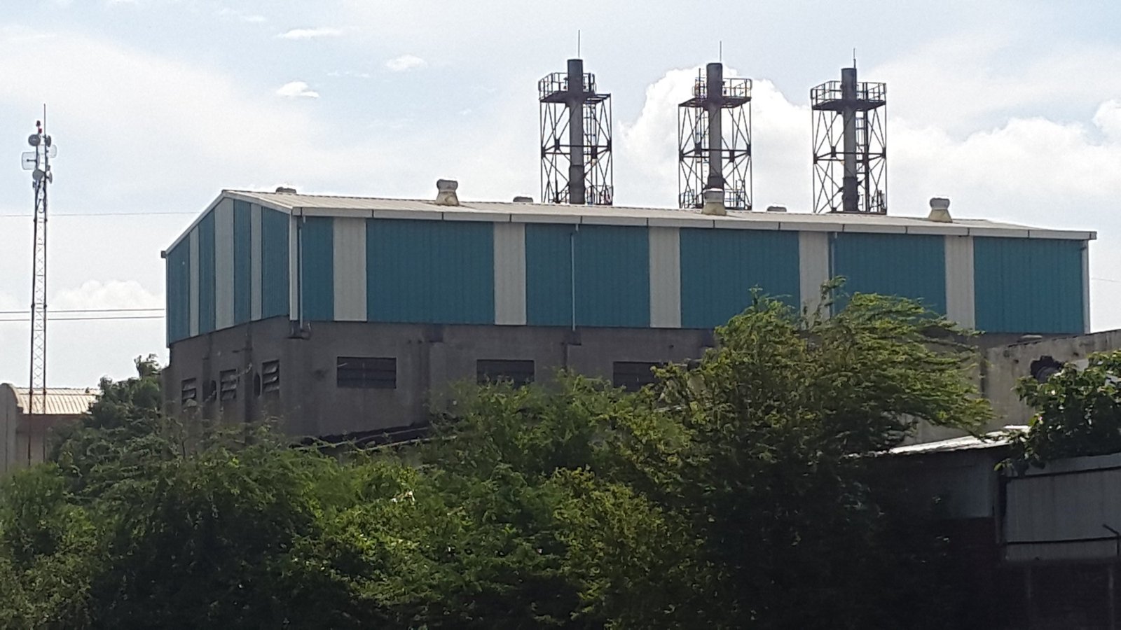 Industrial PEB building with process stacks