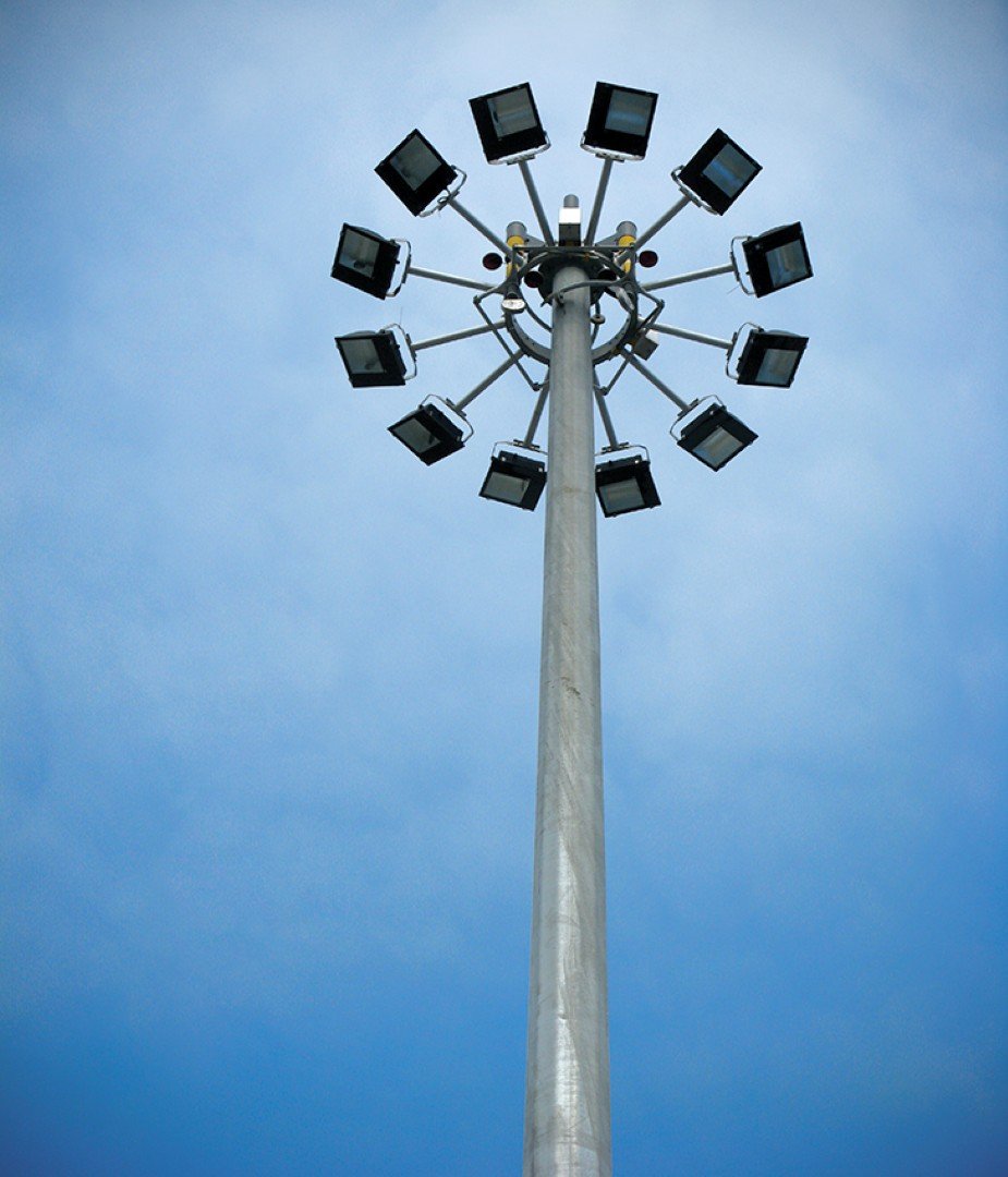 High-mast lighting tower with 16 floodlights by Arvind Engineering